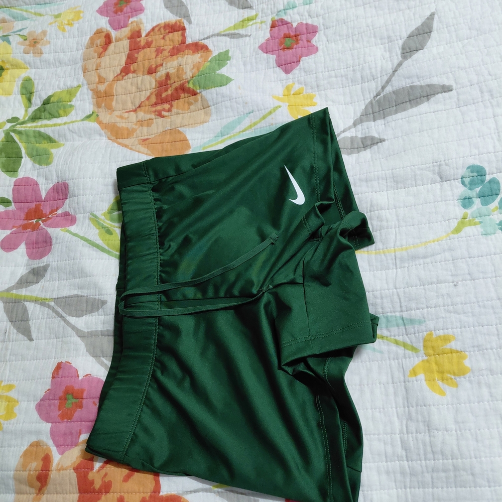 Nike Green Dri-FIT Athletic .(#B26) - Picture 2 of 6